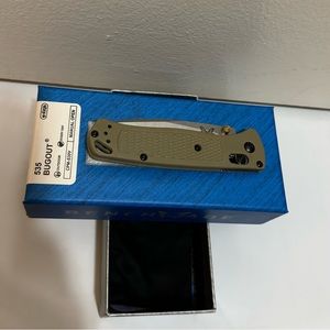 BenchMade 535 Bugout knife CPM- S30V Ranger Green Grivory